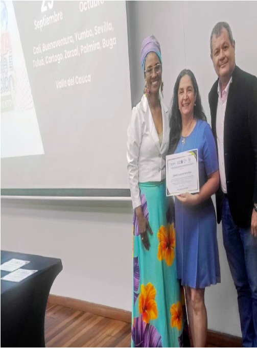 foto Reconocimiento a la excelencia profesoral en innovación social y bioeconomía.jpg